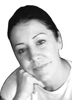 LUKÁCS LOREDANA